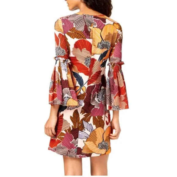 Donna Ricco New York Multi Floral Bell Sleeve Mini Dress Color Blush Sz 6 12366 - Picture 2 of 2
